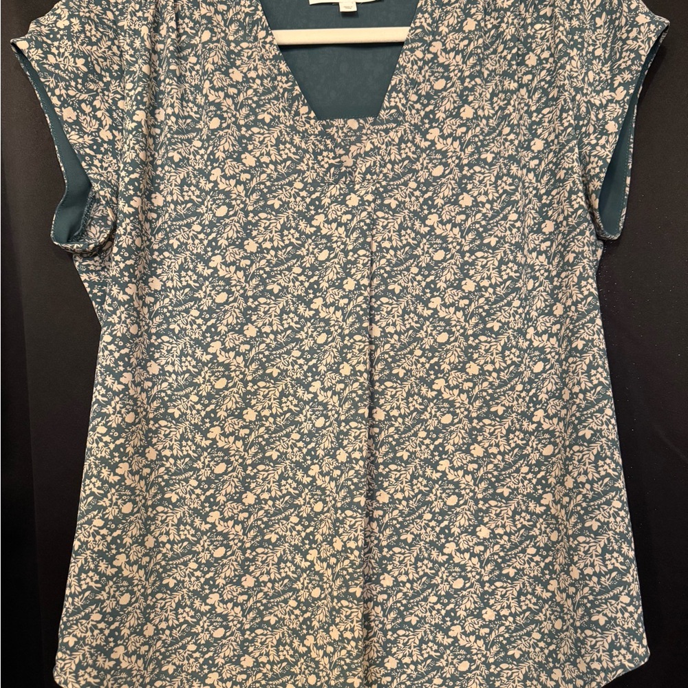 Fun 2 Fun Floral Blue Women's Top Size Medium